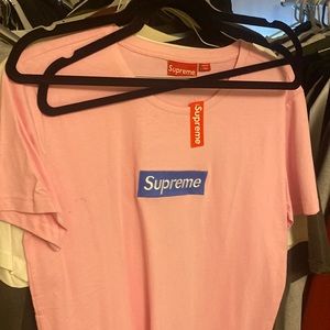 Supreme tshirt nwt